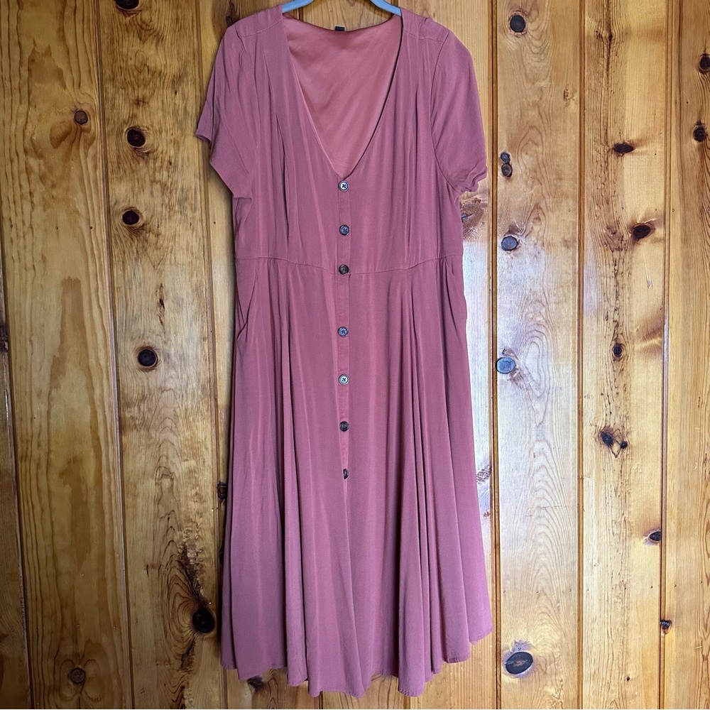 Button-Front V-Neck Short Sleeve Dress in Dusty Rose